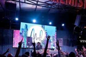 ナイロビ：ディナー、ドリンク、クラブ入場付きナイトライフツアー