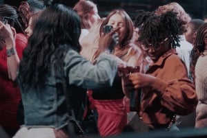 ナイロビ：ディナー、ドリンク、クラブ入場付きナイトライフツアー