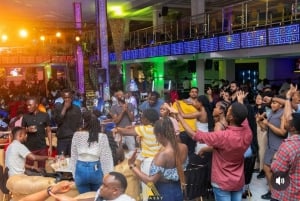 ナイロビ：ディナー、ドリンク、クラブ入場付きナイトライフツアー