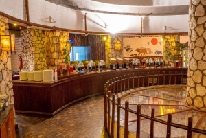 Nairobi eller Mombasa: 2-dages Salt Lick Safari Lodge-tur