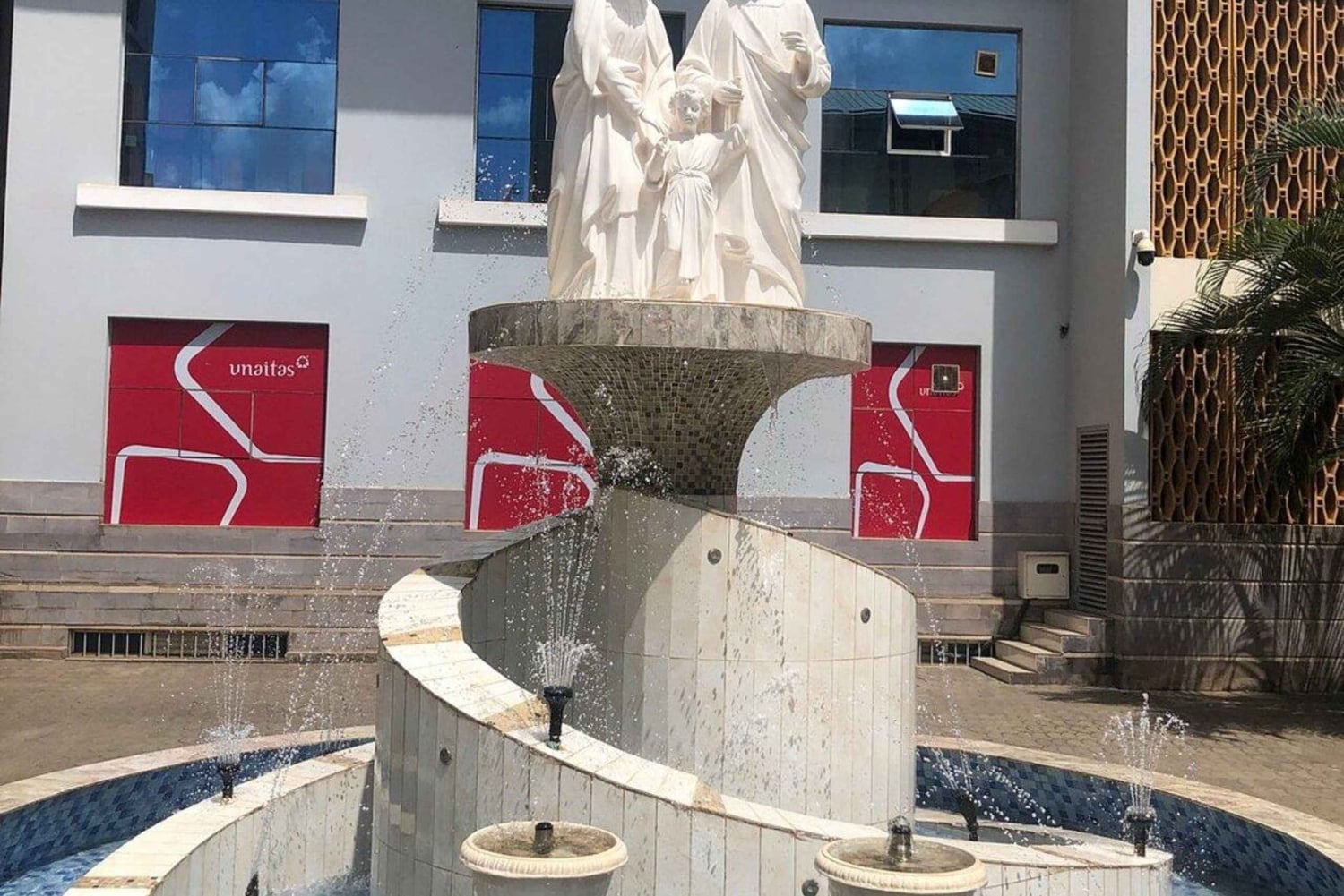 ナイロビ：宗教ガイド付きウォーキングツアー（ホテル送迎付き）