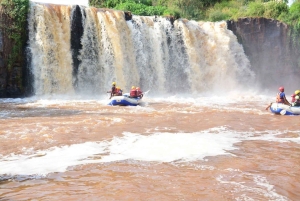 Nairobi: gita di 1 giorno con rafting sulle rapide del fiume Sagana e pranzo