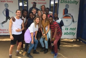 Nairobin tarinankerrontakierros entisten katulasten kanssa