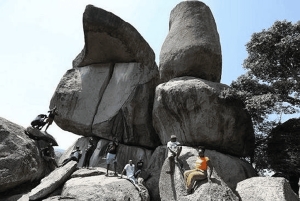 Nairobi: Tsavo East, Tsavo West, and Diani Beach Safari