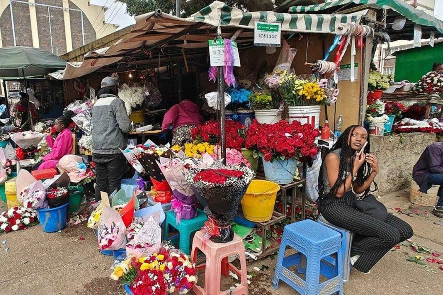 Nairobi: tour a piedi guidato al tramonto e vita notturna locale