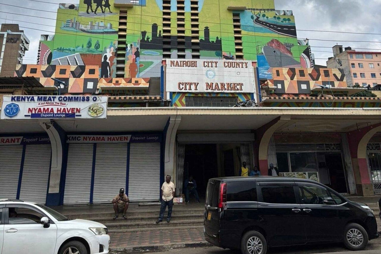 Nairobi: tour a piedi guidato al tramonto e vita notturna locale