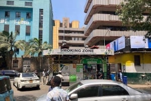 Nairobi: tour a piedi guidato al tramonto e vita notturna locale