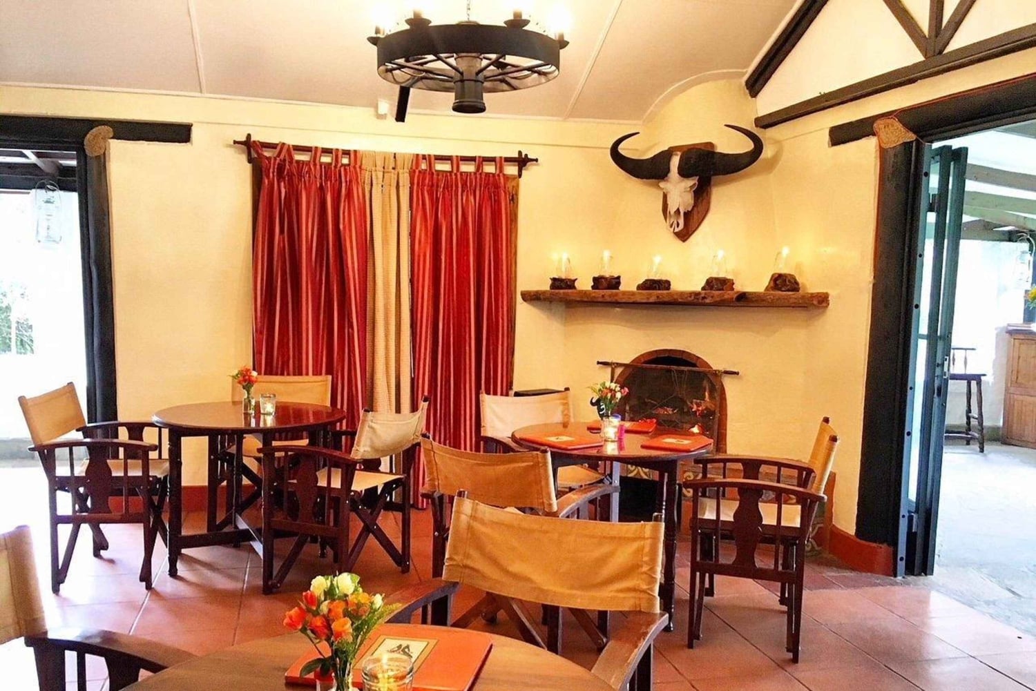 Naivasha: Ranch Bistro Guided Tour with Meal and Drinks