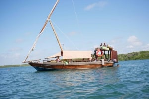 Crucero privado en dhow por Lamu (excursión de un día): Isla de Manda Toto