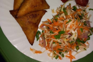 Aula de culinária suaíli e passeio pelo mercado local com passeio de tuk tuk