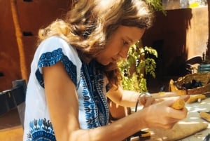 Cours d'art de la sculpture sur bois swahili sur l'île de Lamu