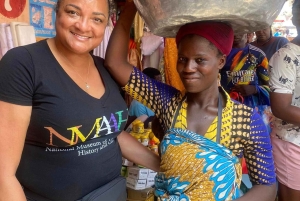 Visita ao mercado e aos têxteis de Mombaça com almoço