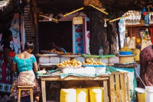 Visita ao mercado e aos têxteis de Mombaça com almoço