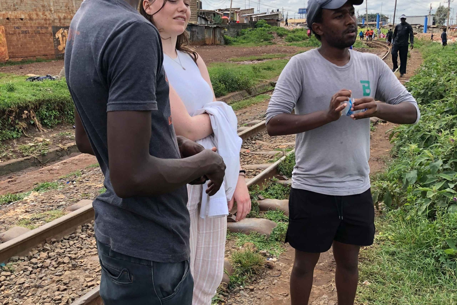 livlig tur i kiberas slum