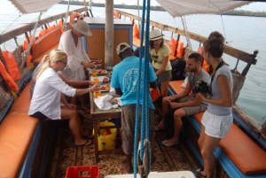 Wasini: Malownicza wycieczka łodzią ze śniadaniem, lunchem i nurkowaniem z rurką