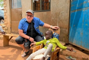 Kibera slumområde: Besök på barnhem och donationsturné.