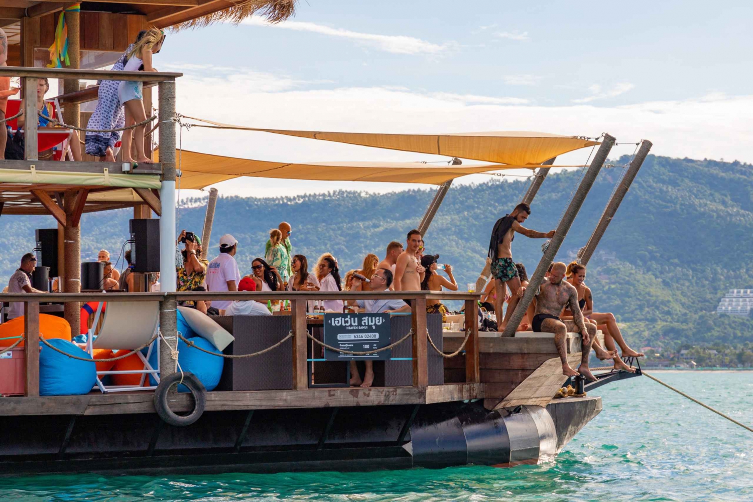 From Koh Samui: Floating Bar Cruise to Koh Mudsum w/ Buffet