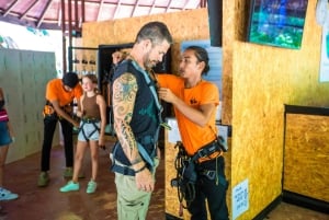 パンガン島：空高くまで登るジップラインとワンサイ滝の眺め