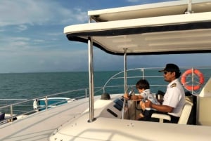 Koh Phangan: día completo en un catamarán de lujo