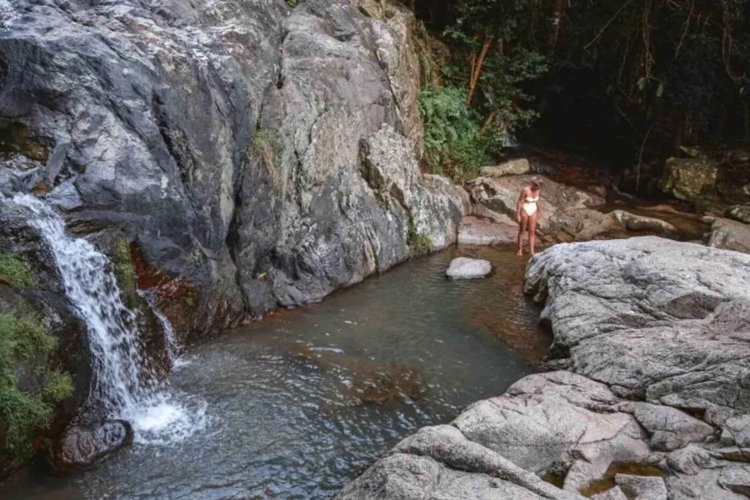 Тур по водопаду Самуи и храму мумифицированного монаха