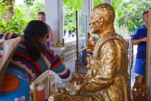 Тур по водопаду Самуи и храму мумифицированного монаха