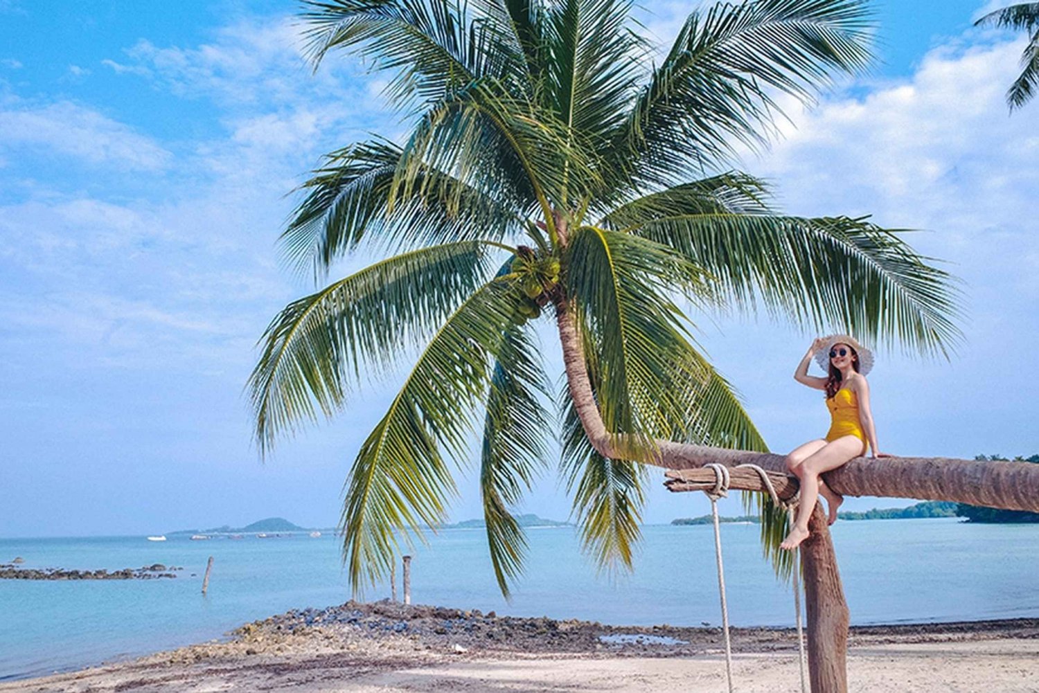 Ko Samui: Koh Madsumiin ja Koh Taniin.