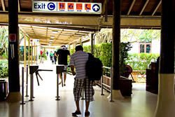 Money-Exchange-Banks