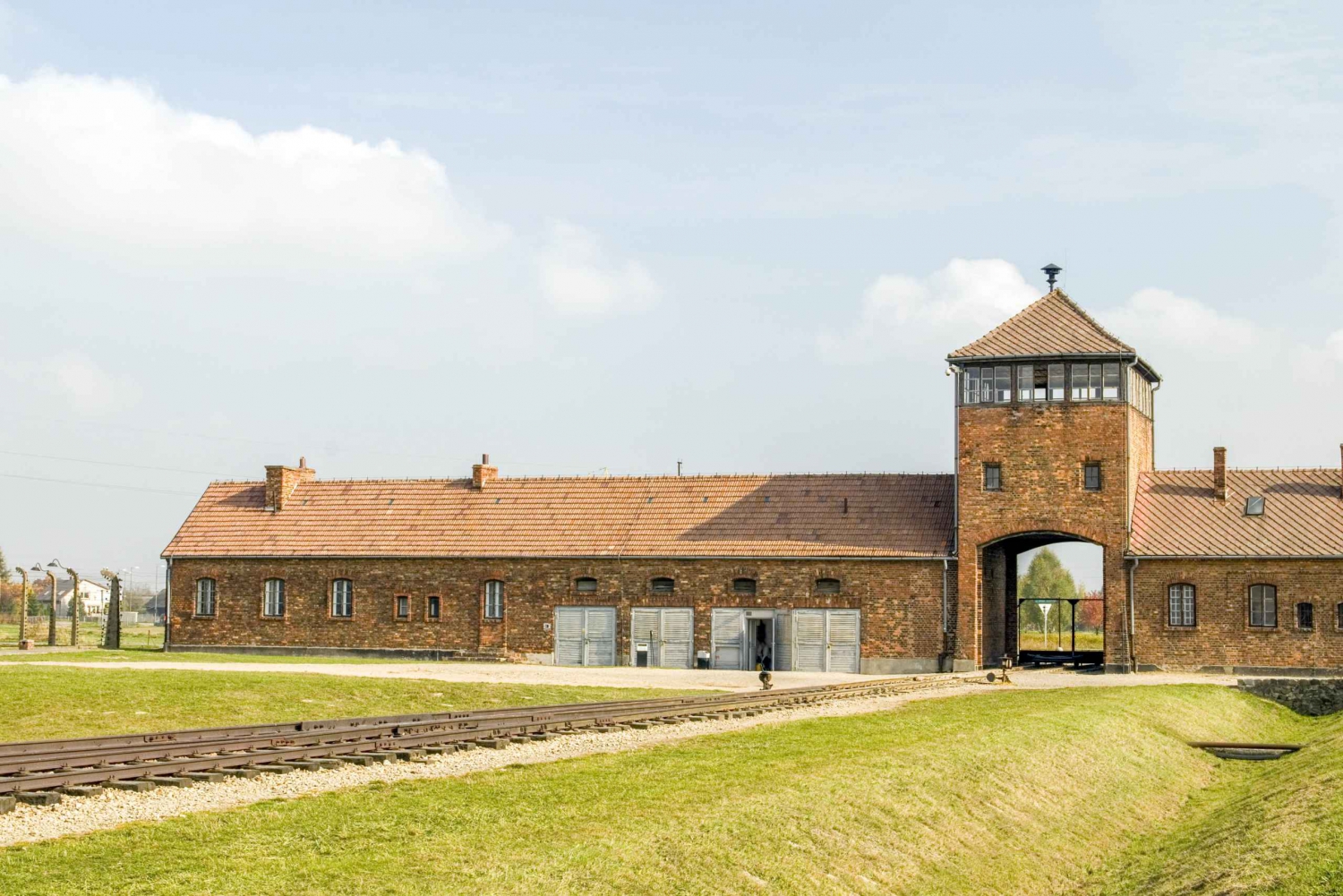 Von Krakau aus: Auschwitz Birkenau Tour mit Ticket