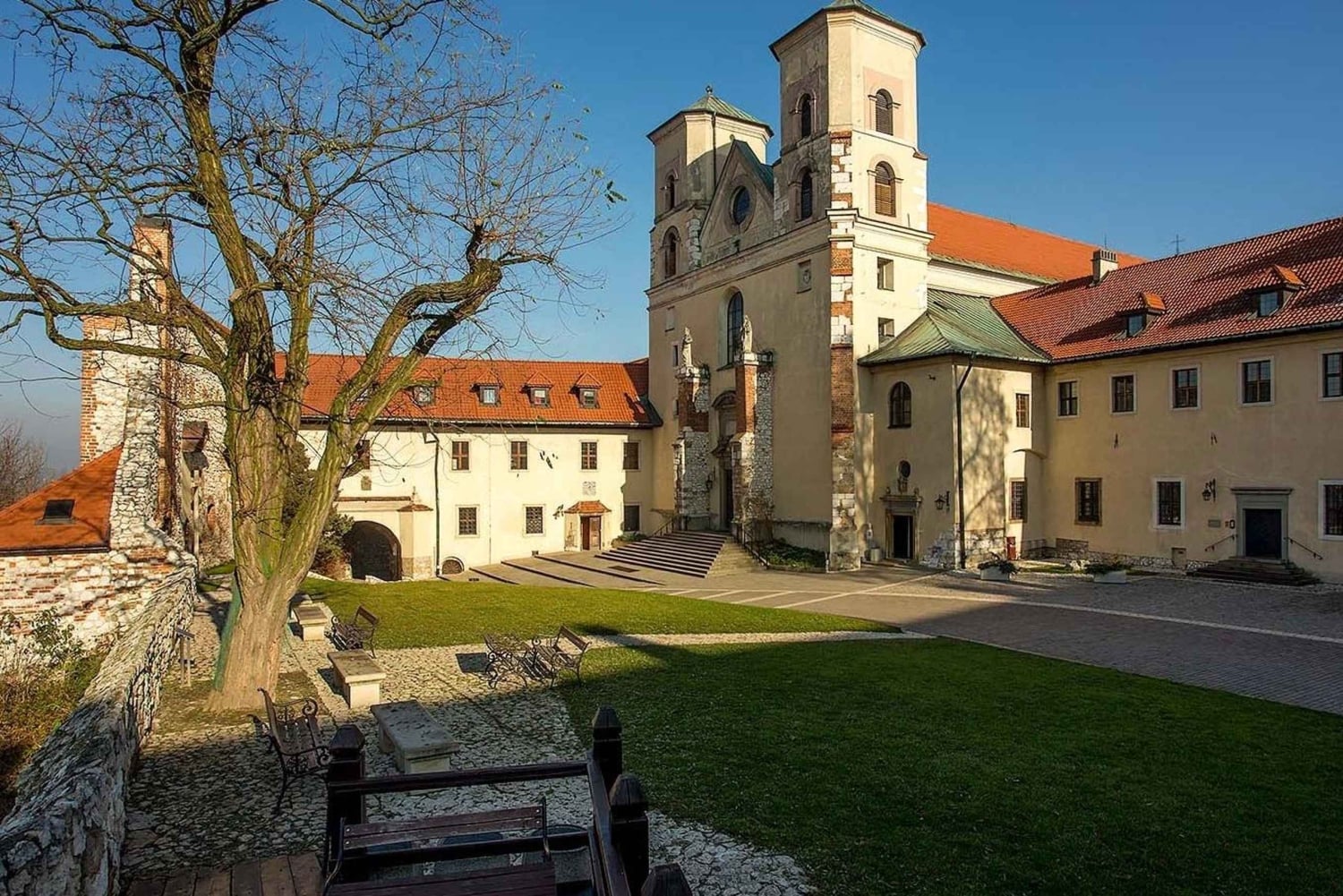 Excursion à Tyniec en bateau : abbaye bénédictine et pause gourmande
