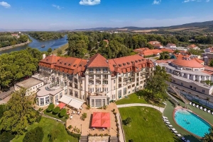 Bratislava/Slovakien: Trencin slott, Piestany Spa, kloster