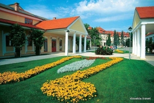 Bratislava/Slovakien: Trencin slott, Piestany Spa, kloster