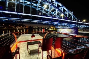 Tour de ville de Cracovie en voiture de golf et croisière sur la Vistule.