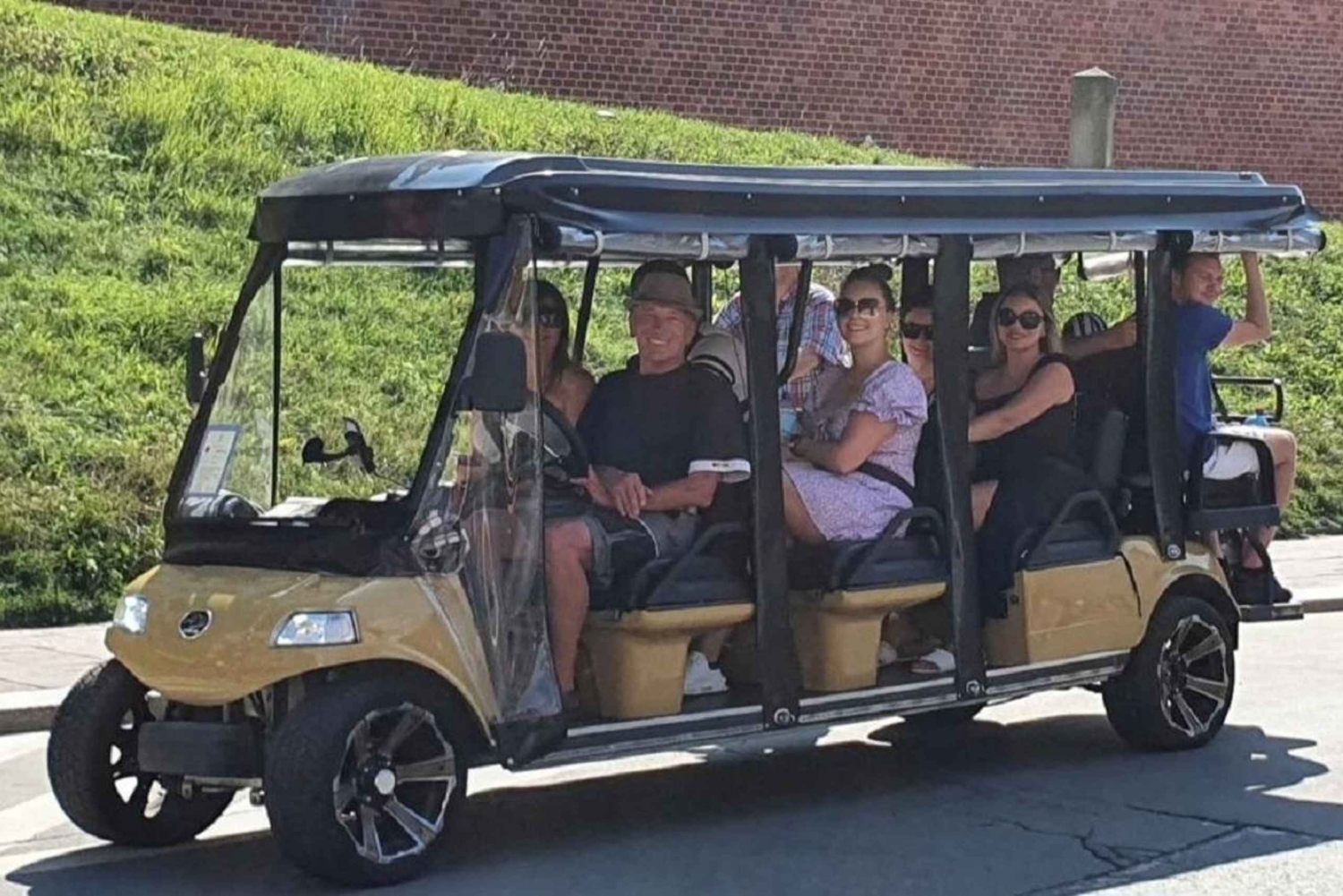 Krakovan kaupunkikierros, golfauto. Yksityinen koko kierros!