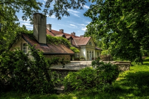Dwor w Tomaszowicach (Tomaszowice Manor)