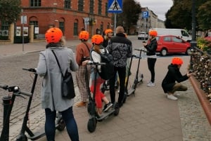 Tour in scooter elettrico: Tour della città vecchia - 2 ore di magia!