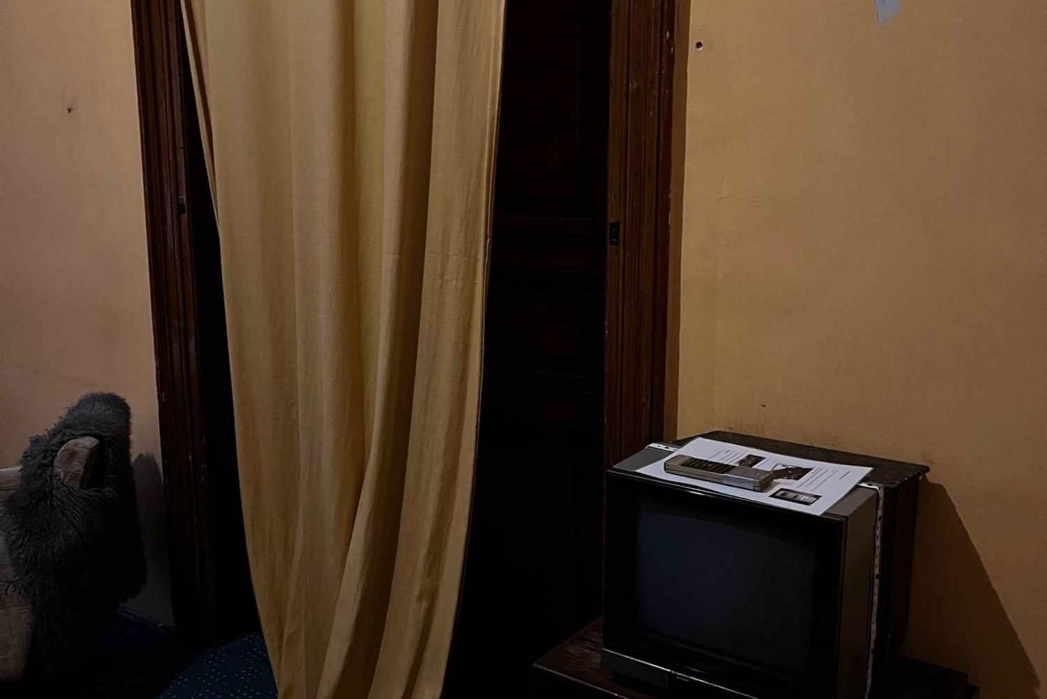 Krakow: Das Motel Escape Room Game with Free Shots