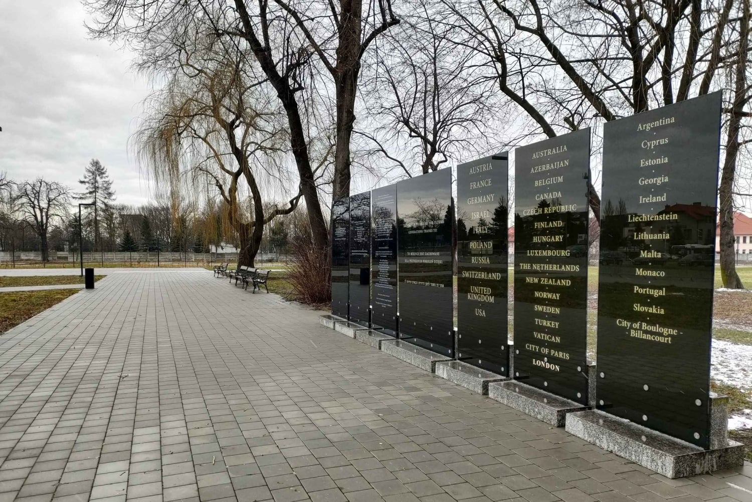 Från Krakow: Auschwitz-Birkenau guidad dagsutflykt
