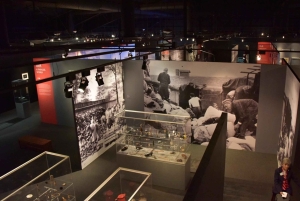 Krakovasta: Krakova: Auschwitz-Birkenaun muistomerkki Yksityinen kiertoajelu