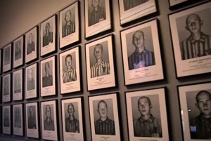 Krakovasta: Krakova: Auschwitz-Birkenaun muistomerkki Yksityinen kiertoajelu