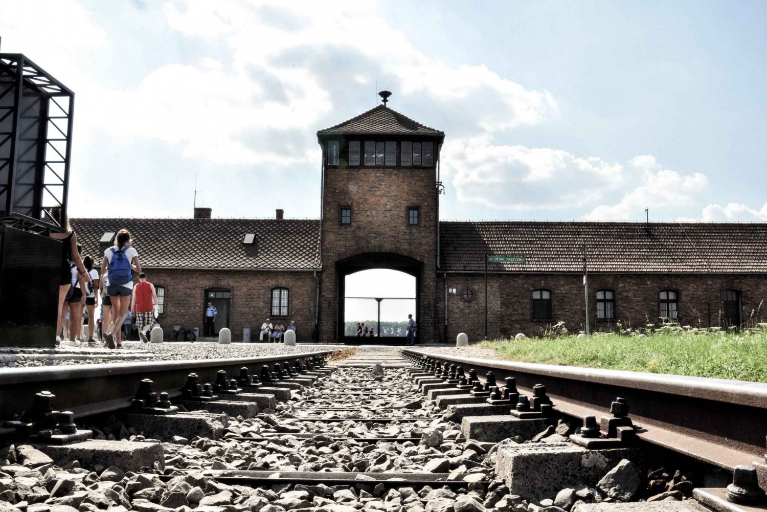 Krakau: Auschwitz-Birkenau rondleiding Pickup/Lunch opties