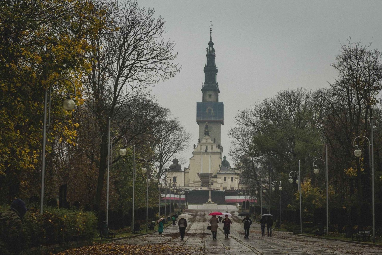 Krakovasta: Częstochowa 'Musta Madonna' päiväretki