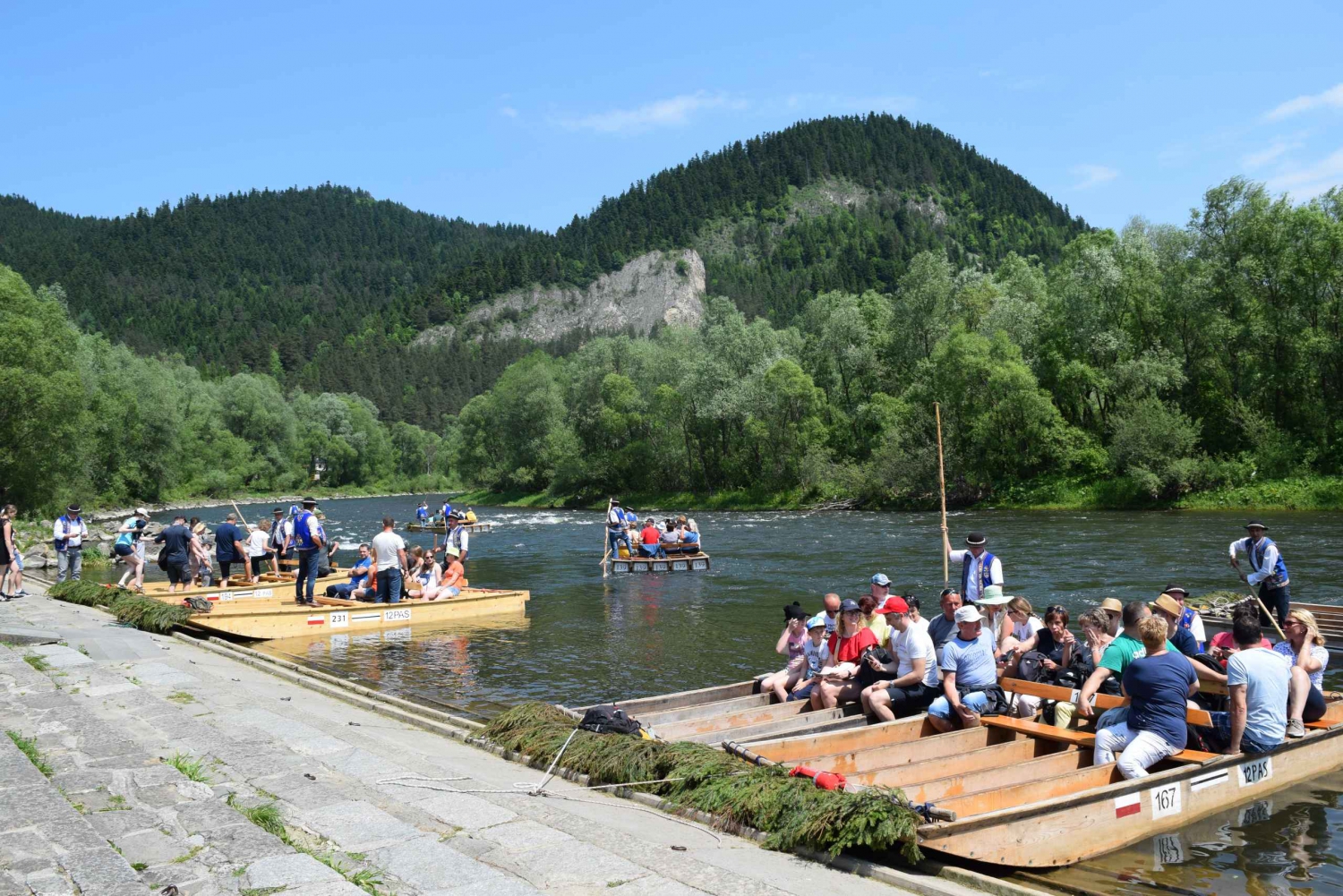 From Krakow: Full-Day Dunajec Rafting and Thermal Baths Tour