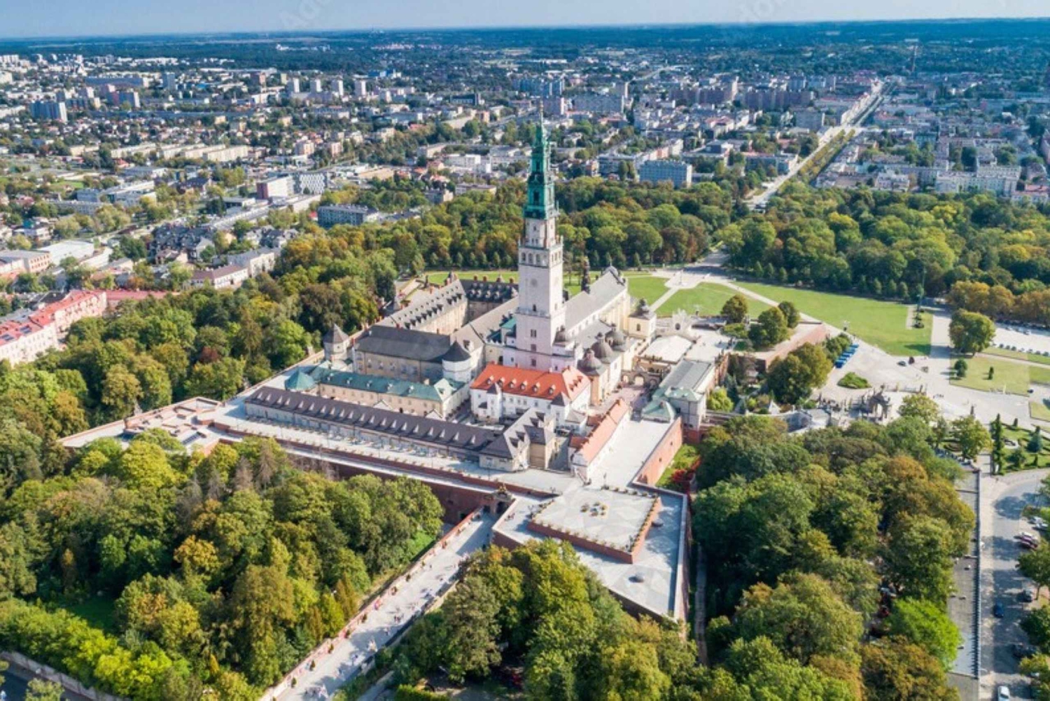 Fra Krakow: Heldagstur i Wadowice og Czestochowa