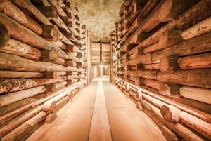 Z Krakowa: Zwiedzanie kopalni soli w Wieliczce z przewodnikiem