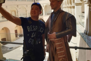 Krakovasta: Ojcówin kansallispuisto ja Pieskowa Skałan linna.