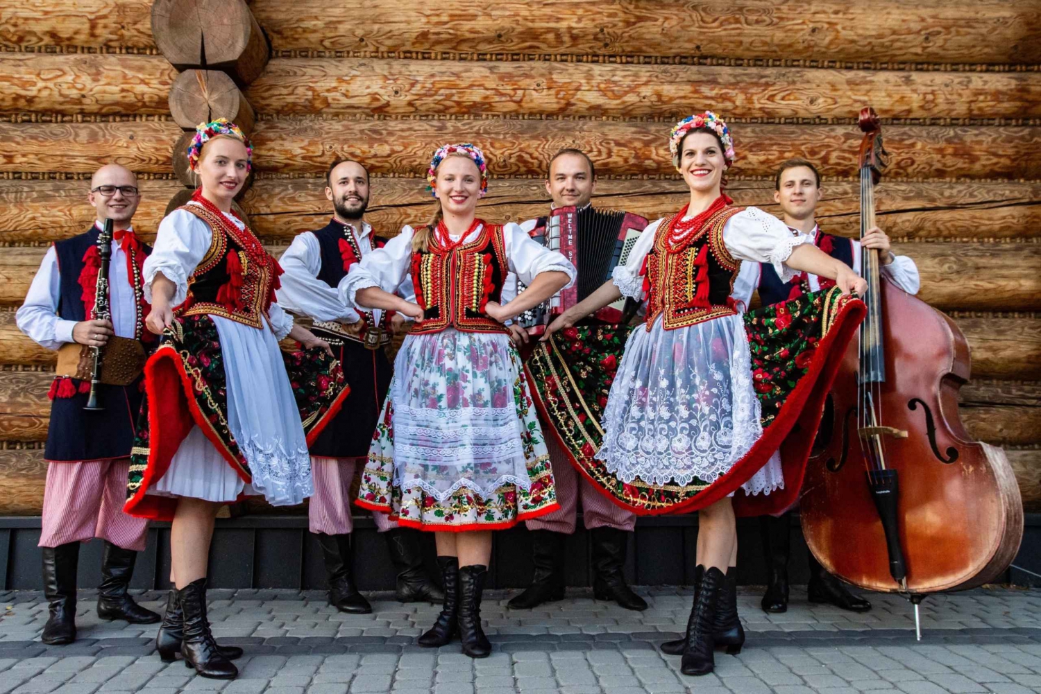 Da Cracovia: Spettacolo folcloristico polacco con cena a volontà