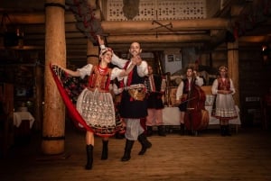 Z Krakowa: Polski pokaz folklorystyczny z kolacją, którą możesz zjeść do woli