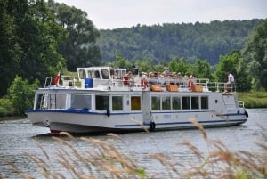 From Krakow: Scenic Boat Trip to Tyniec Village