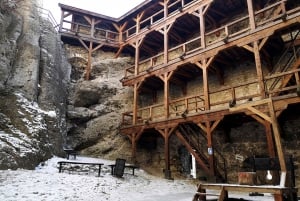 Vanuit Krakau: 'The Witcher' kasteel Ogrodzieniec privéreis