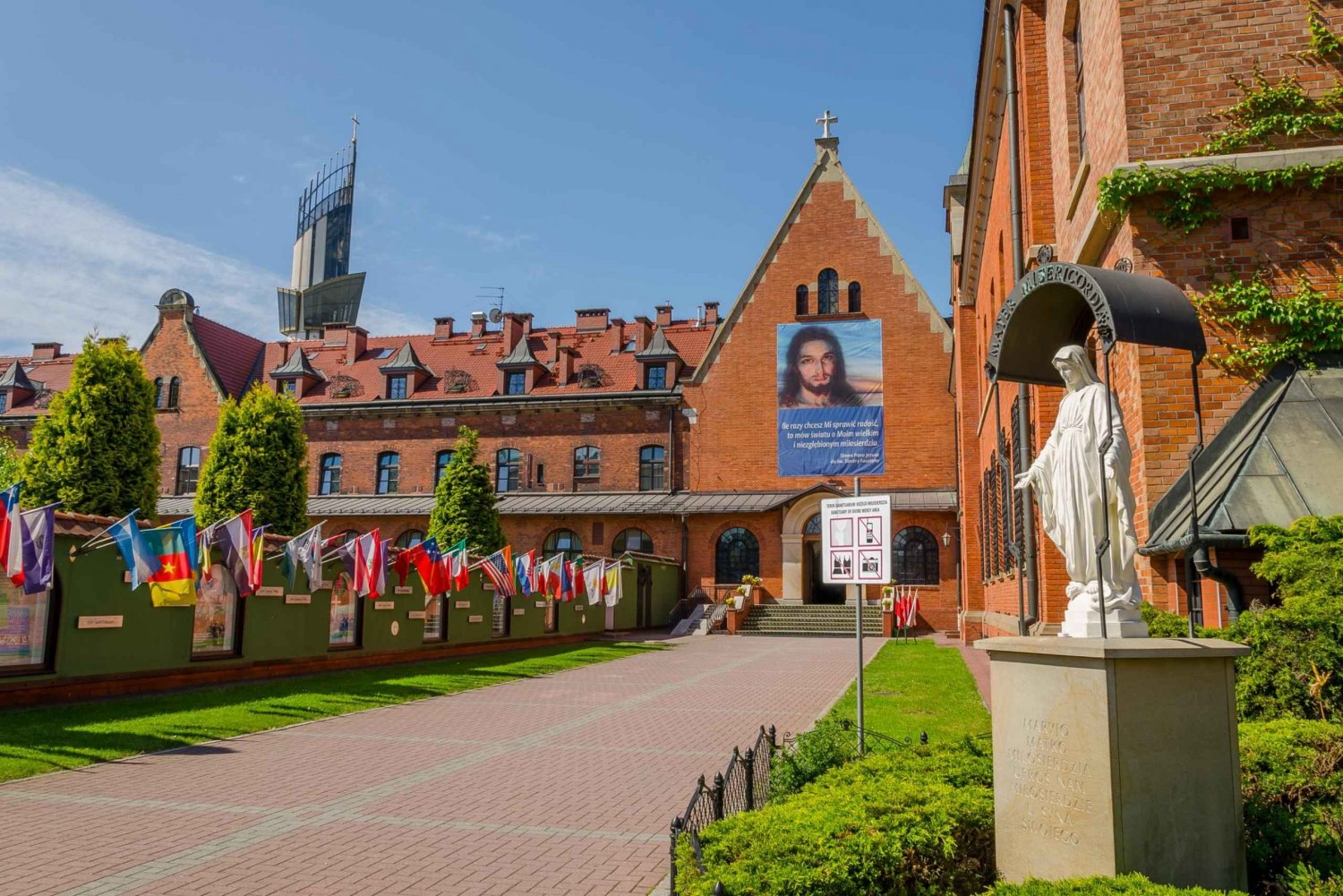 Fra Krakow: Tur til Wadowice og den guddommelige barmhjertigheds helligdom